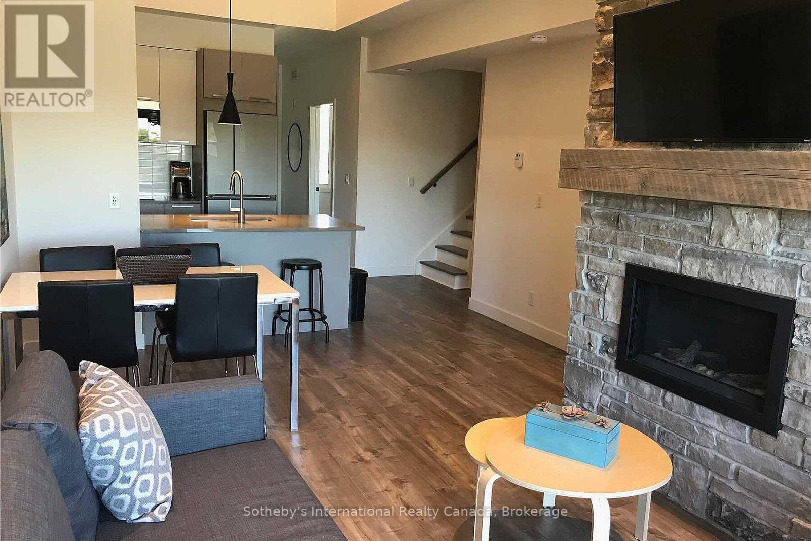 206 - 10 Beckwith Lane, Blue Mountains, Ontario  L9Y 0A4 - Photo 3 - X12944430