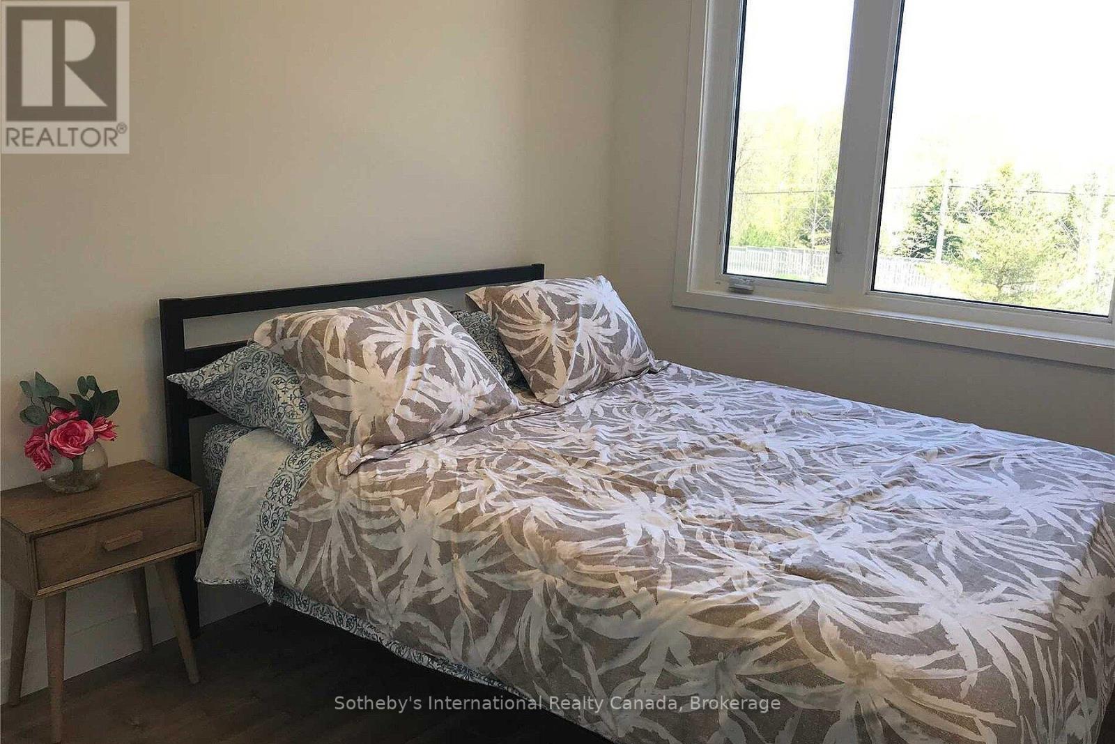 206 - 10 Beckwith Lane, Blue Mountains, Ontario  L9Y 0A4 - Photo 6 - X12944430