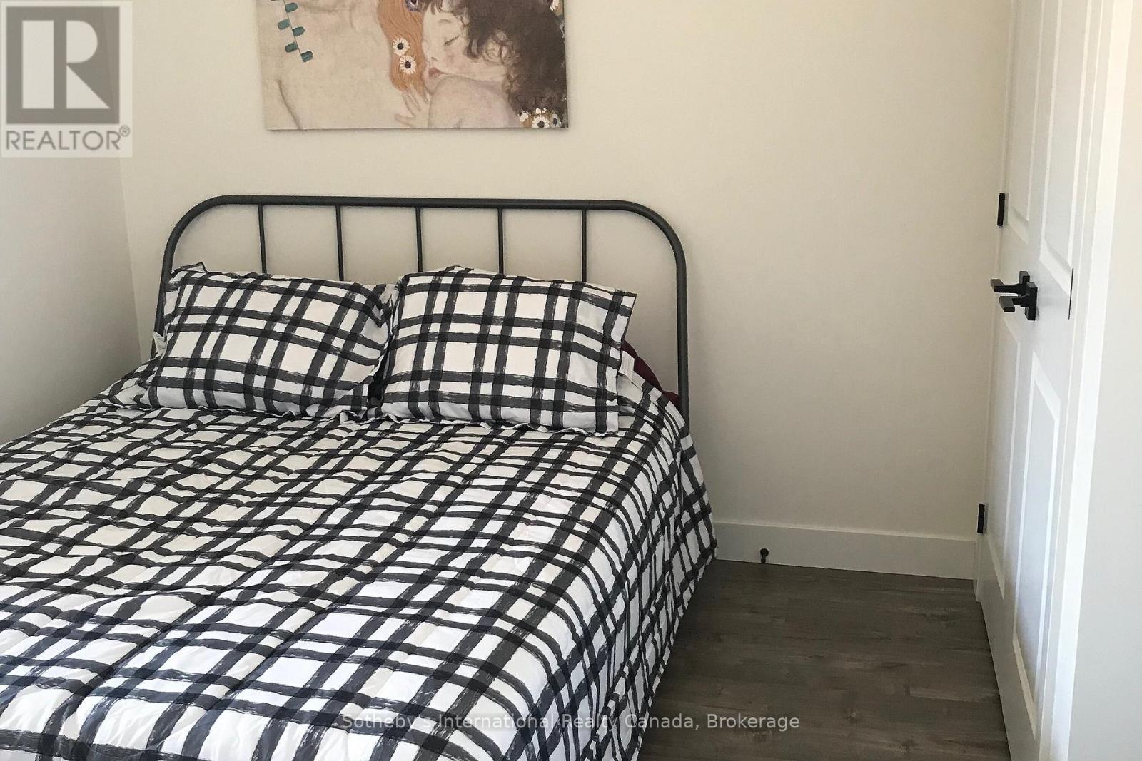 206 - 10 Beckwith Lane, Blue Mountains, Ontario  L9Y 0A4 - Photo 7 - X12944430