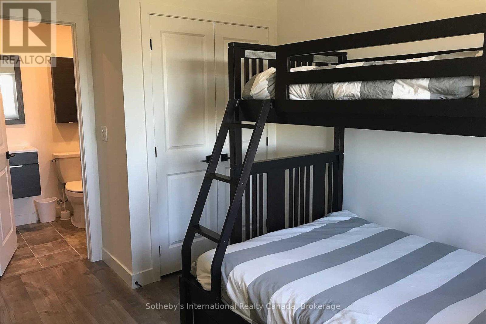 206 - 10 Beckwith Lane, Blue Mountains, Ontario  L9Y 0A4 - Photo 8 - X12944430