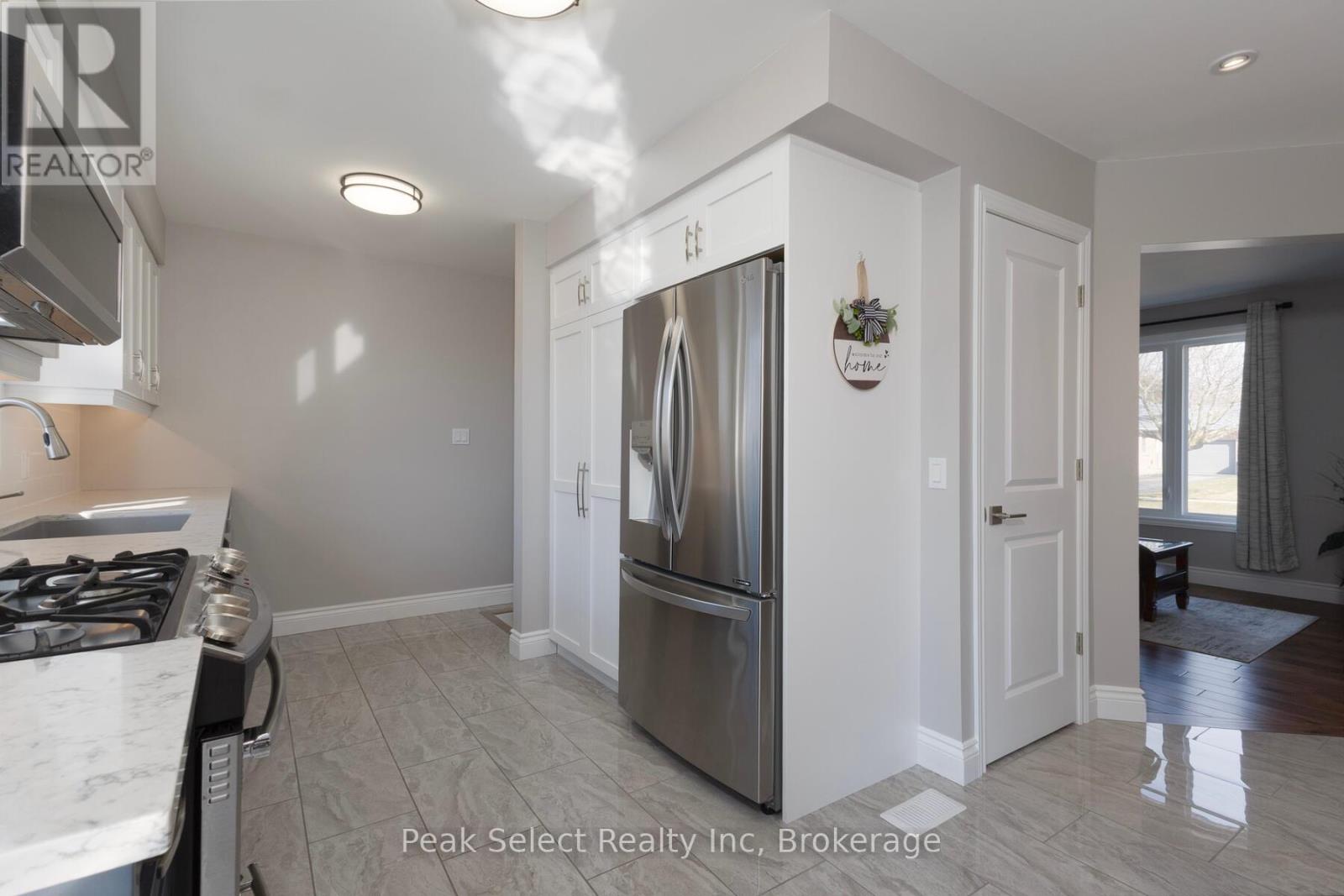 12 Meadowridge Drive, St. Marys, Ontario  N4X 1B6 - Photo 15 - X12944562