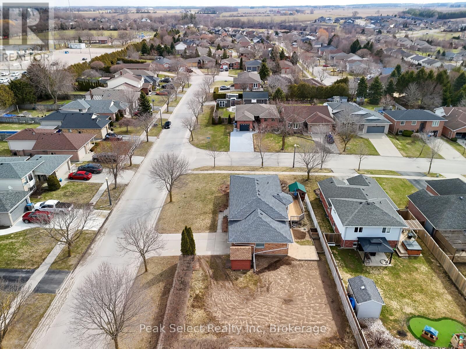 12 Meadowridge Drive, St. Marys, Ontario  N4X 1B6 - Photo 45 - X12944562