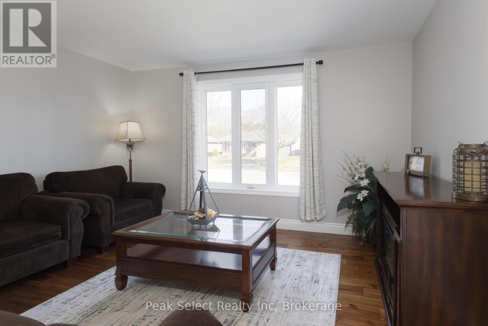 12 Meadowridge Drive, St. Marys, Ontario  N4X 1B6 - Photo 8 - X12944562