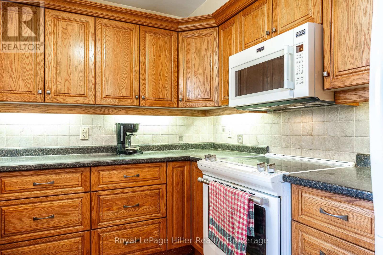 16 Park Lane Drive, Stratford, Ontario  N5A 5B9 - Photo 14 - X12944566