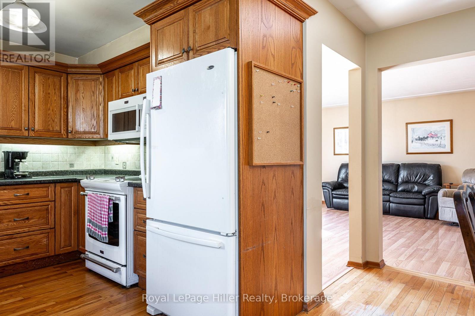 16 Park Lane Drive, Stratford, Ontario  N5A 5B9 - Photo 15 - X12944566