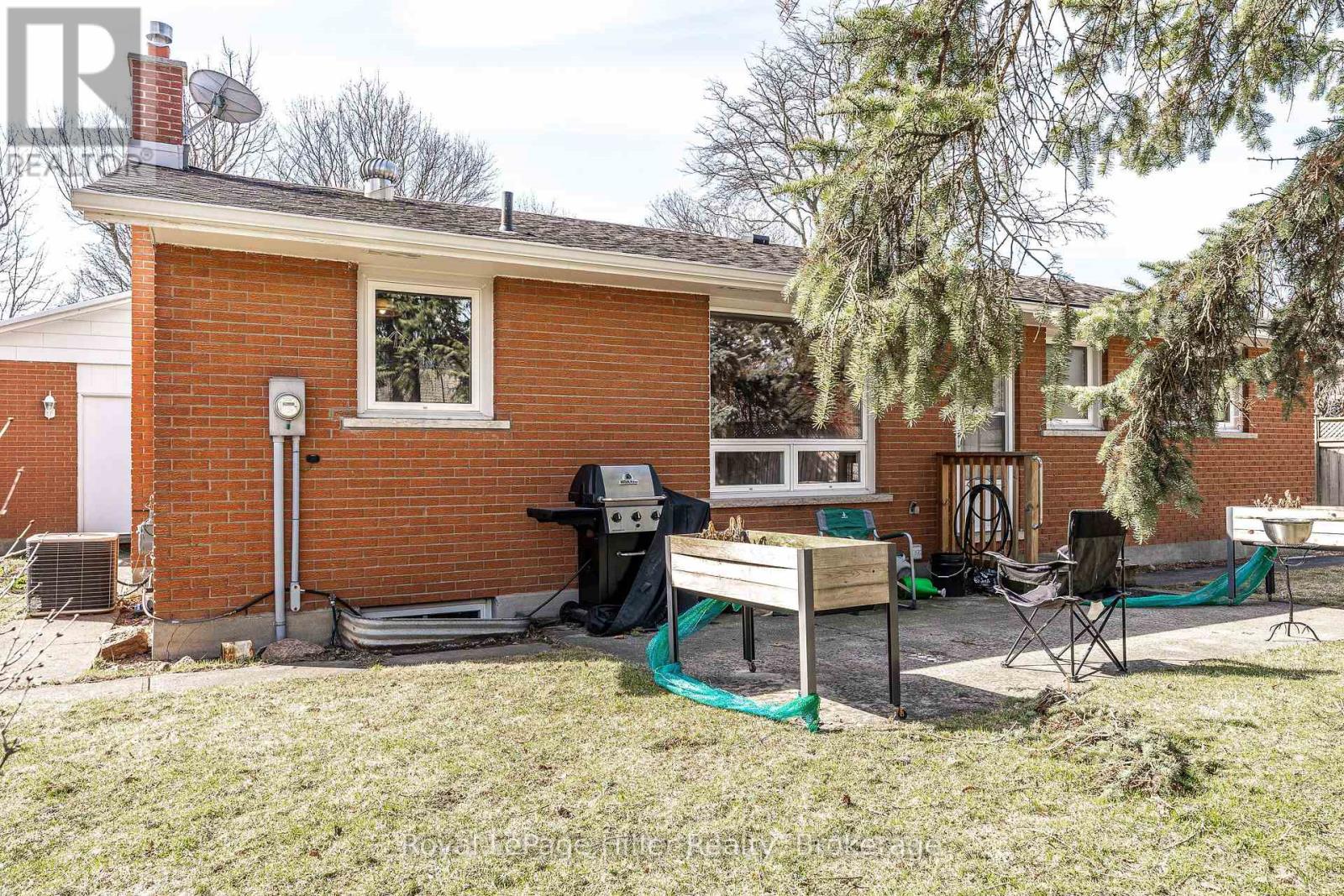 16 Park Lane Drive, Stratford, Ontario  N5A 5B9 - Photo 42 - X12944566
