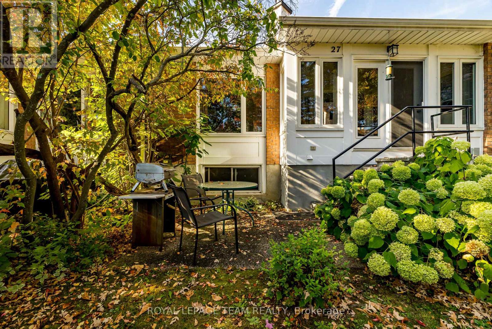 27 Pine Needles Court, Ottawa, Ontario  K2S 1G5 - Photo 31 - X12931628