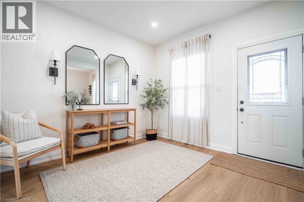 51 East 23rd Street, Hamilton, Ontario  L8V 2W5 - Photo 3 - 40816594