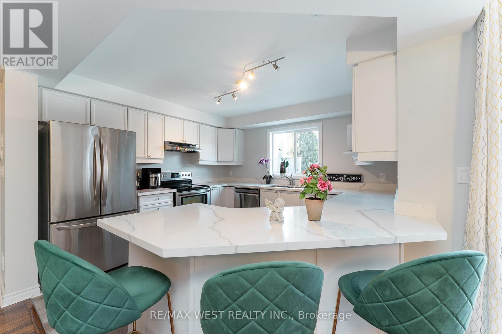 682 Napa Valley Avenue, Vaughan, Ontario  L4H 2J1 - Photo 12 - N12943204