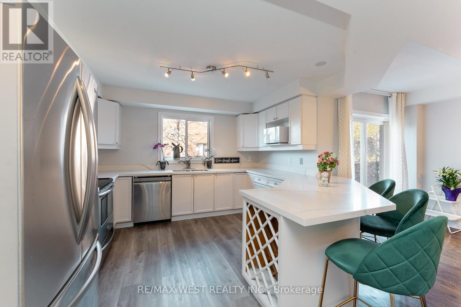 682 Napa Valley Avenue, Vaughan, Ontario  L4H 2J1 - Photo 13 - N12943204