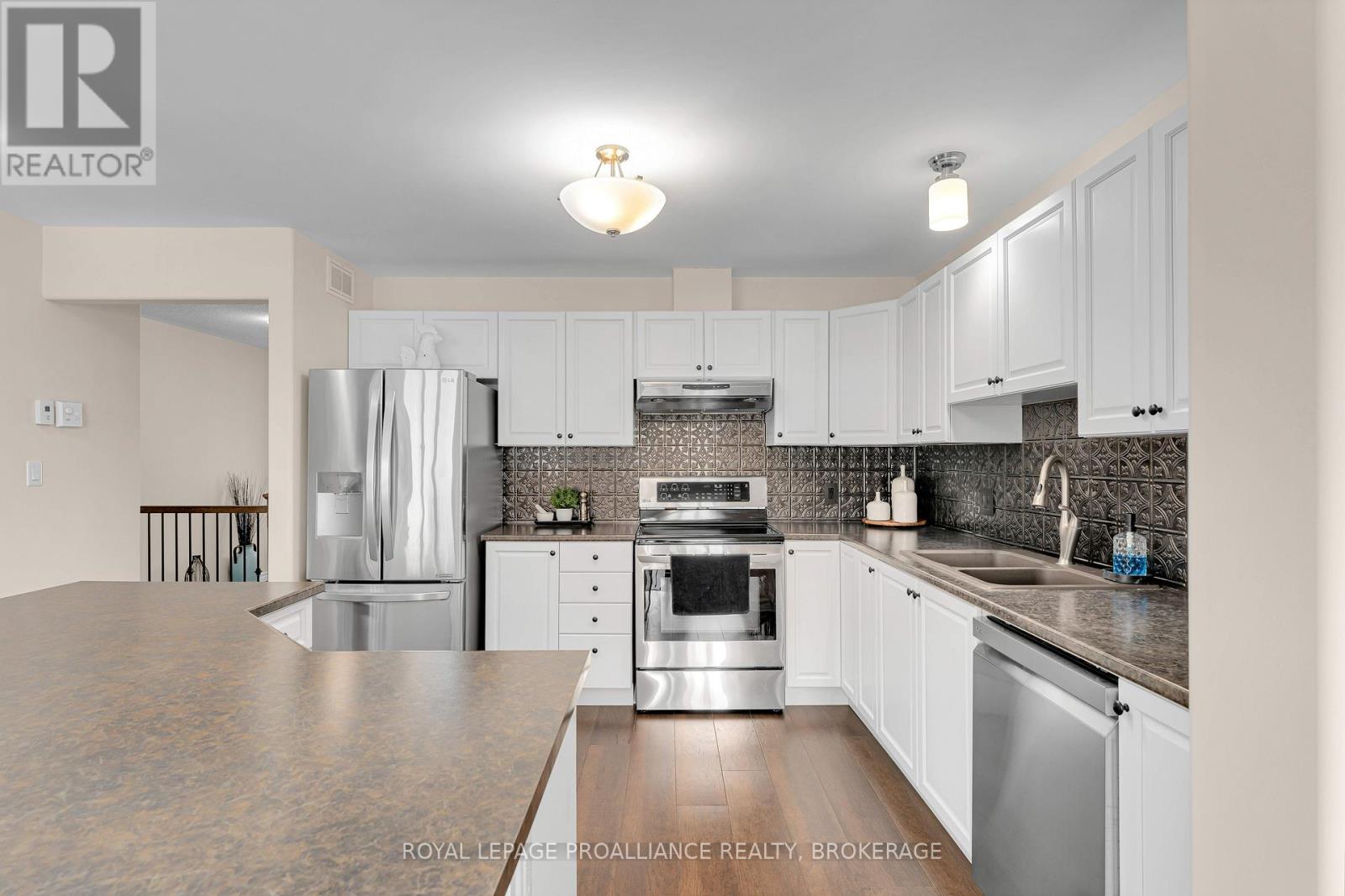 137 Ellesmeer Avenue, Kingston, Ontario  K7P 3H6 - Photo 11 - X12944168