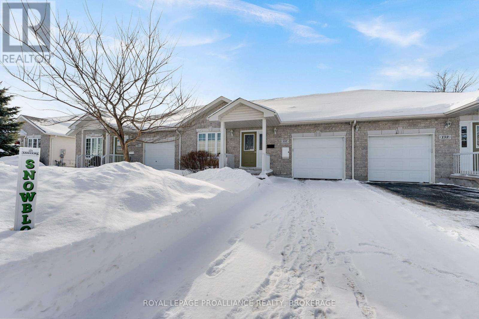 137 Ellesmeer Avenue, Kingston, Ontario  K7P 3H6 - Photo 2 - X12944168