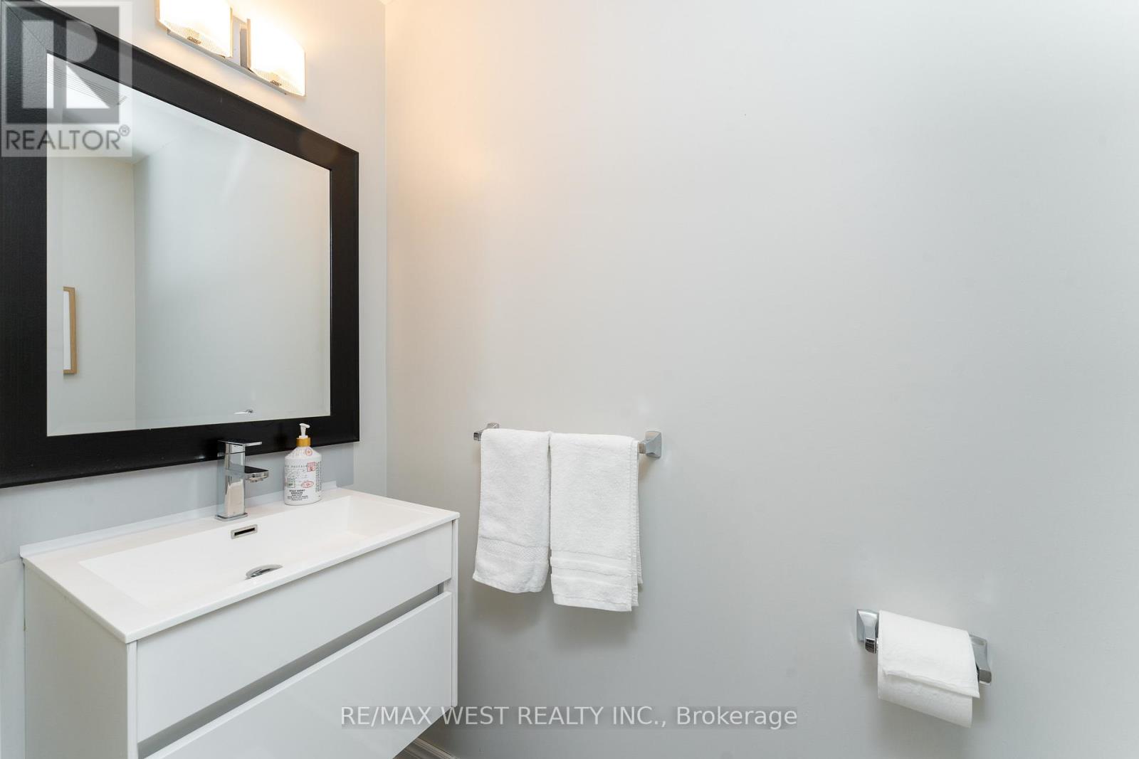 682 Napa Valley Avenue, Vaughan, Ontario  L4H 2J1 - Photo 8 - N12943204