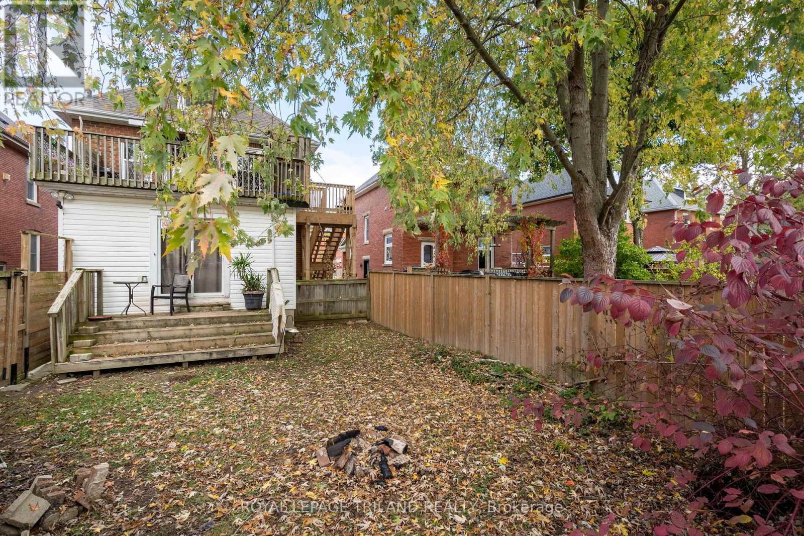93 Myrtle Street, St. Thomas, Ontario  N5R 2E9 - Photo 8 - X12944236