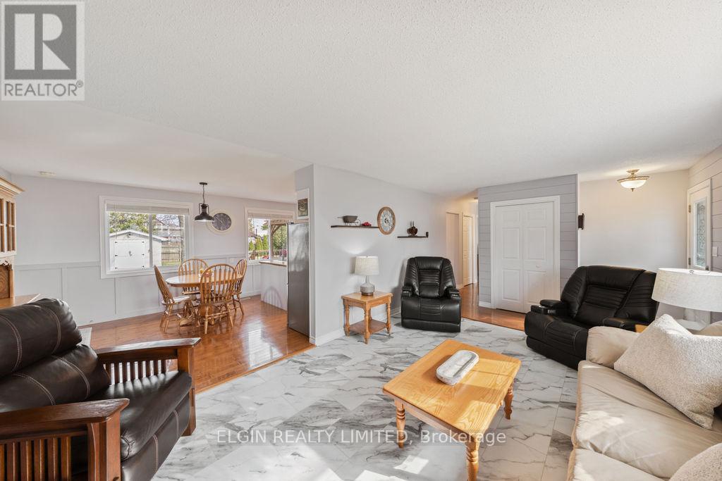 3134 Queen Street, Brooke-Alvinston, Ontario  N0N 1K0 - Photo 6 - X12944346