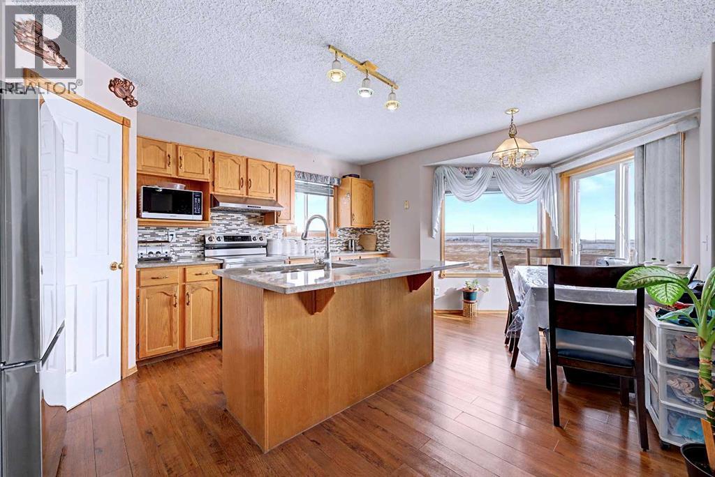 433 Coral Springs Place NE, Calgary, Alberta  T3J 3R1 - Photo 10 - A2289158