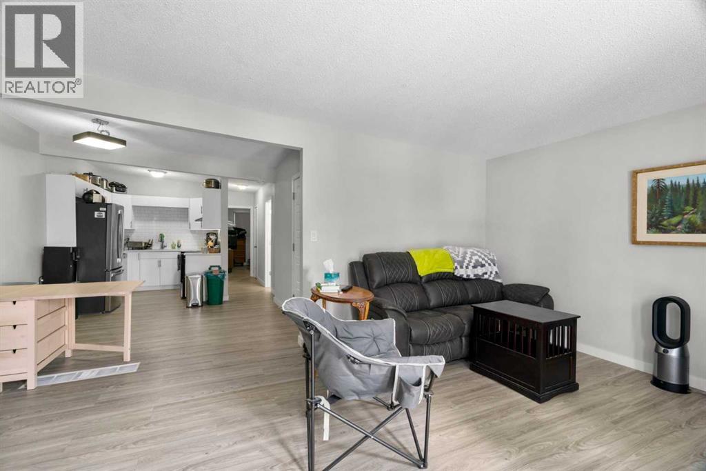 2124a 52 Avenue SW, Calgary, Alberta  T3E 1K3 - Photo 5 - A2293688