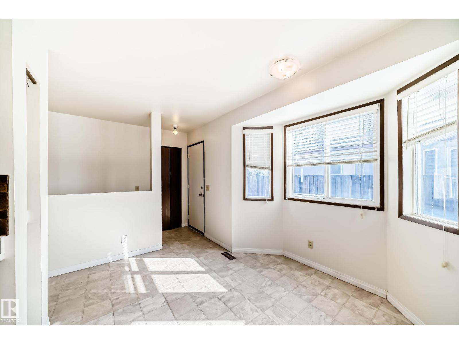 4432 33a Av Nw, Edmonton, Alberta  T6L 4W8 - Photo 10 - E4479996