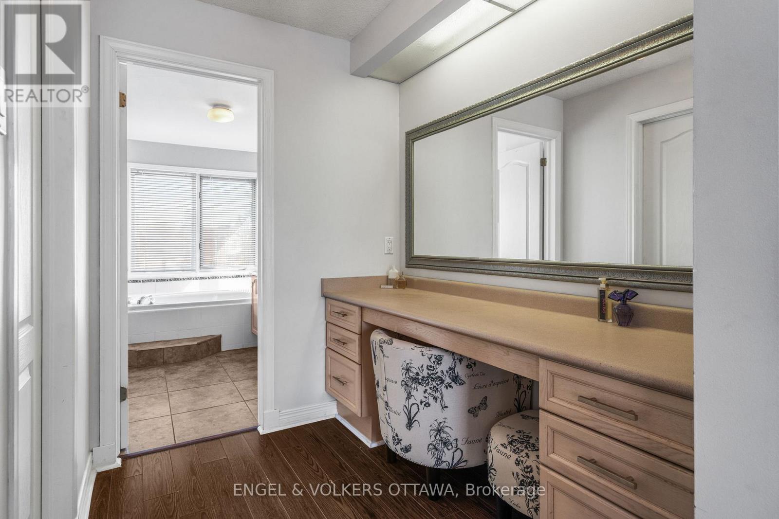 17 Hunterswood Crescent, Ottawa, Ontario  K1G 5V1 - Photo 25 - X12944398