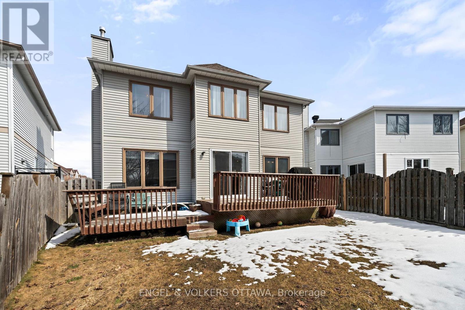 17 Hunterswood Crescent, Ottawa, Ontario  K1G 5V1 - Photo 37 - X12944398