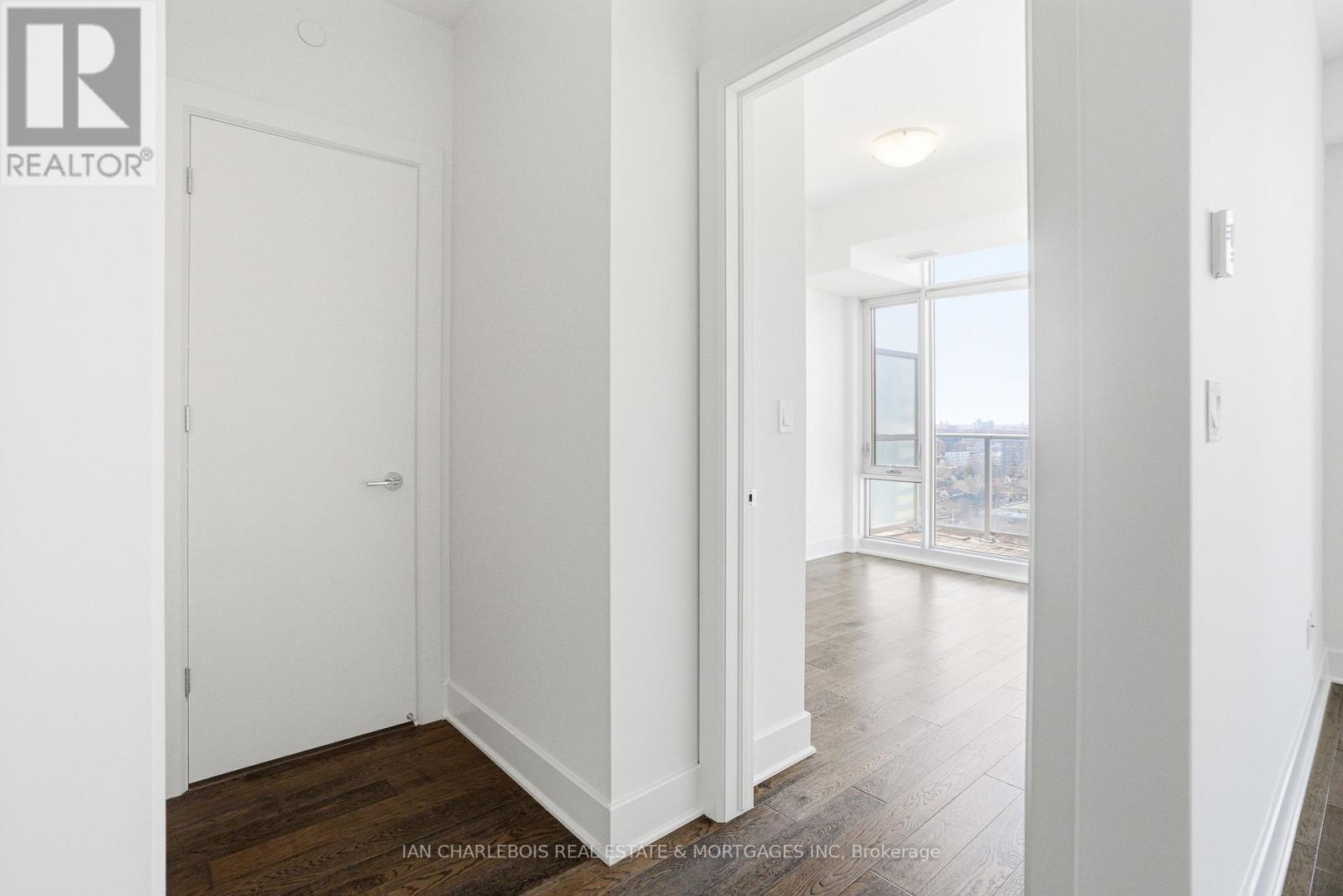 1701 - 255 Bay Street, Ottawa, Ontario  K1R 0C5 - Photo 18 - X12944510