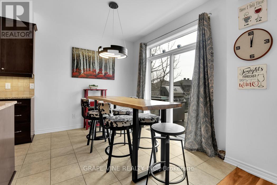 517 Overland Drive, Ottawa, Ontario  K2S 0C2 - Photo 10 - X12944622