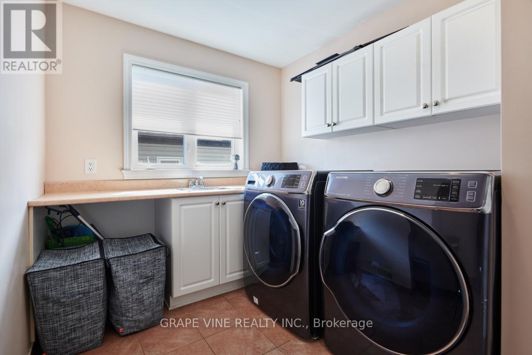 517 Overland Drive, Ottawa, Ontario  K2S 0C2 - Photo 25 - X12944622