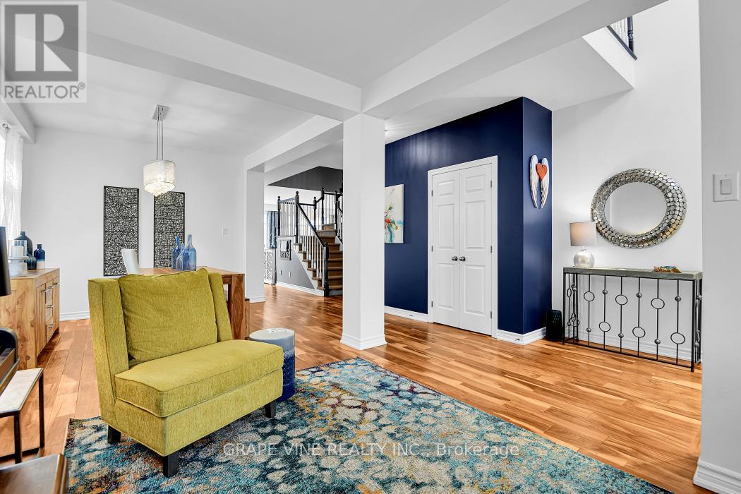 517 Overland Drive, Ottawa, Ontario  K2S 0C2 - Photo 5 - X12944622