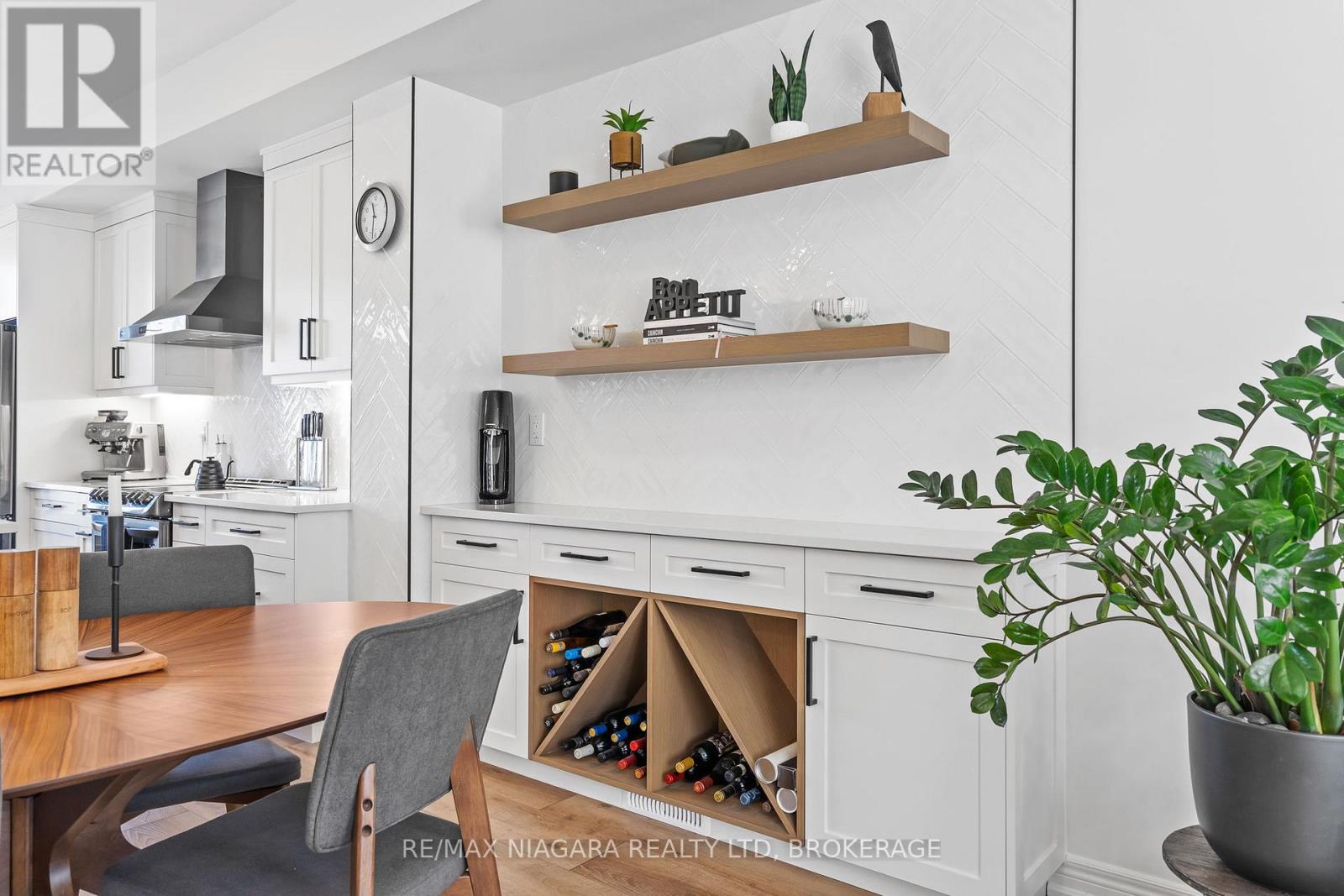 11 Walters Lane, Grimsby, Ontario  L3M 0H2 - Photo 11 - X12944282