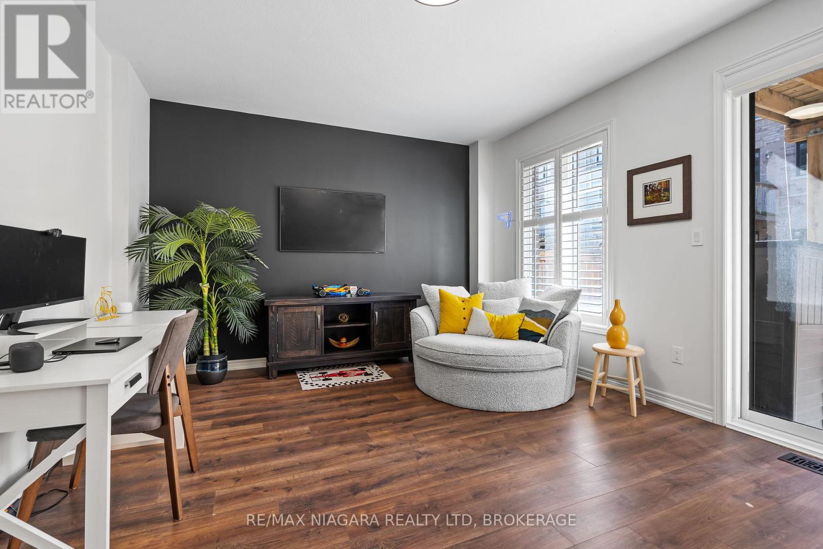 11 Walters Lane, Grimsby, Ontario  L3M 0H2 - Photo 3 - X12944282