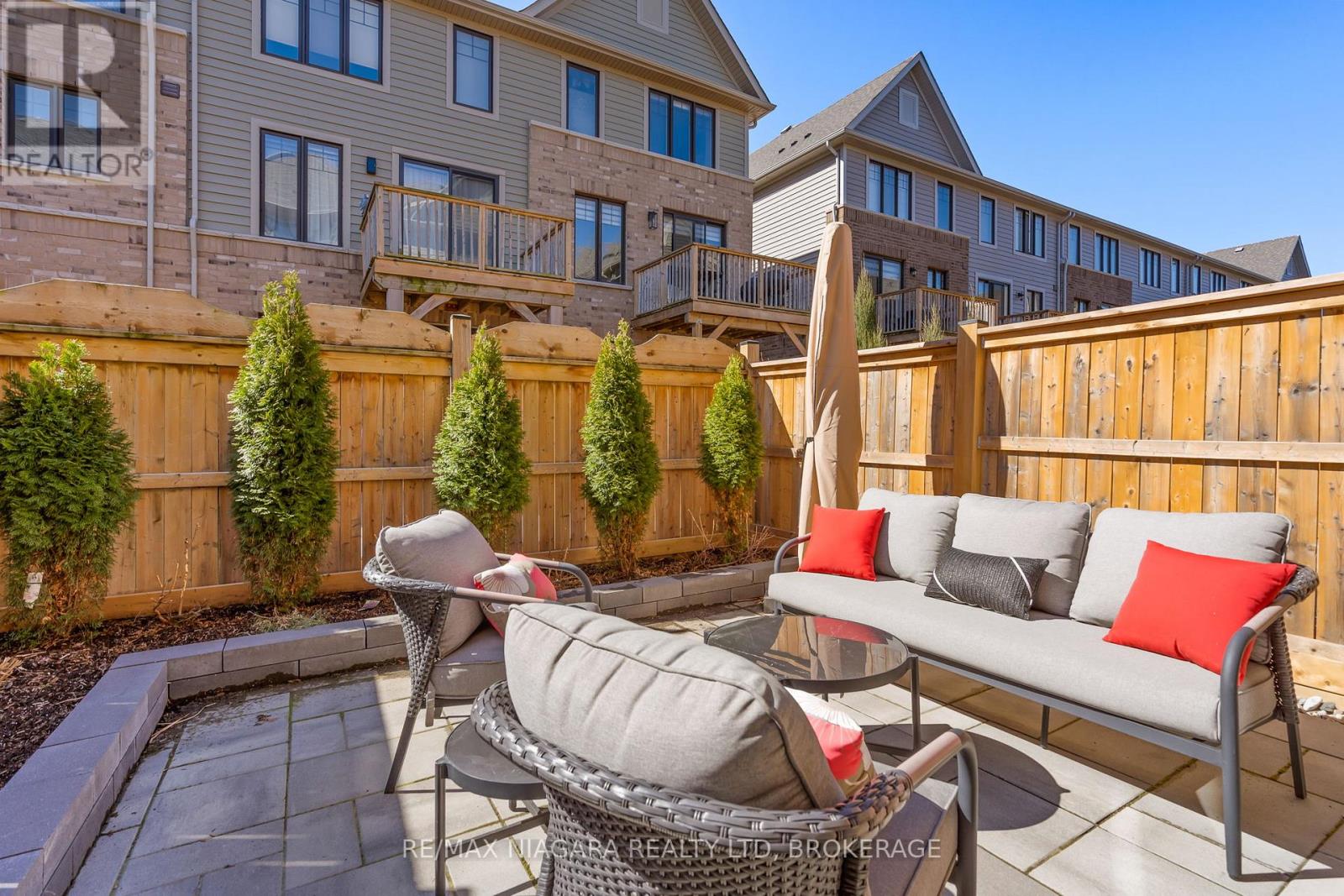 11 Walters Lane, Grimsby, Ontario  L3M 0H2 - Photo 6 - X12944282