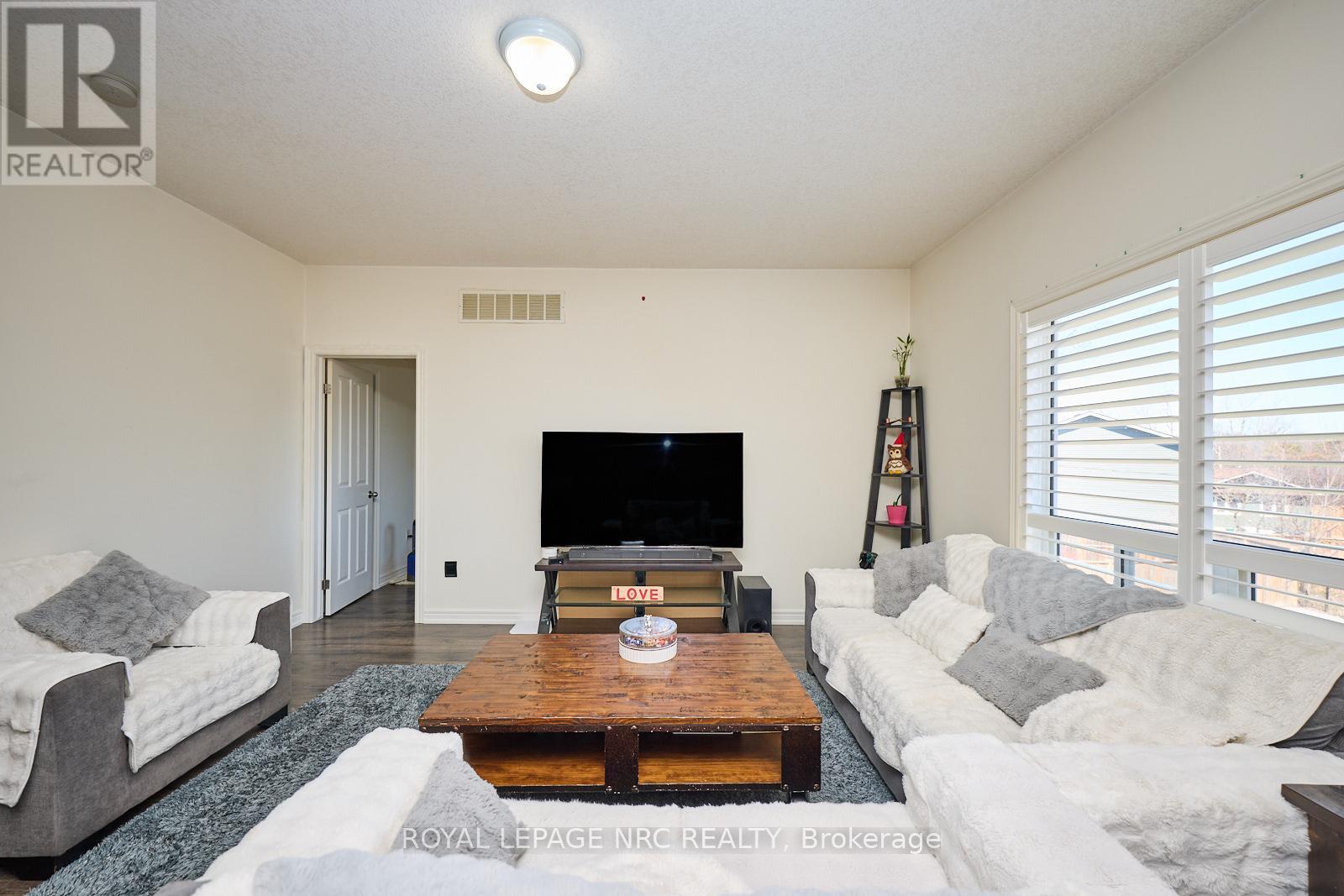 8913 Tallgrass Avenue, Niagara Falls, Ontario  L2G 0E6 - Photo 15 - X12944436