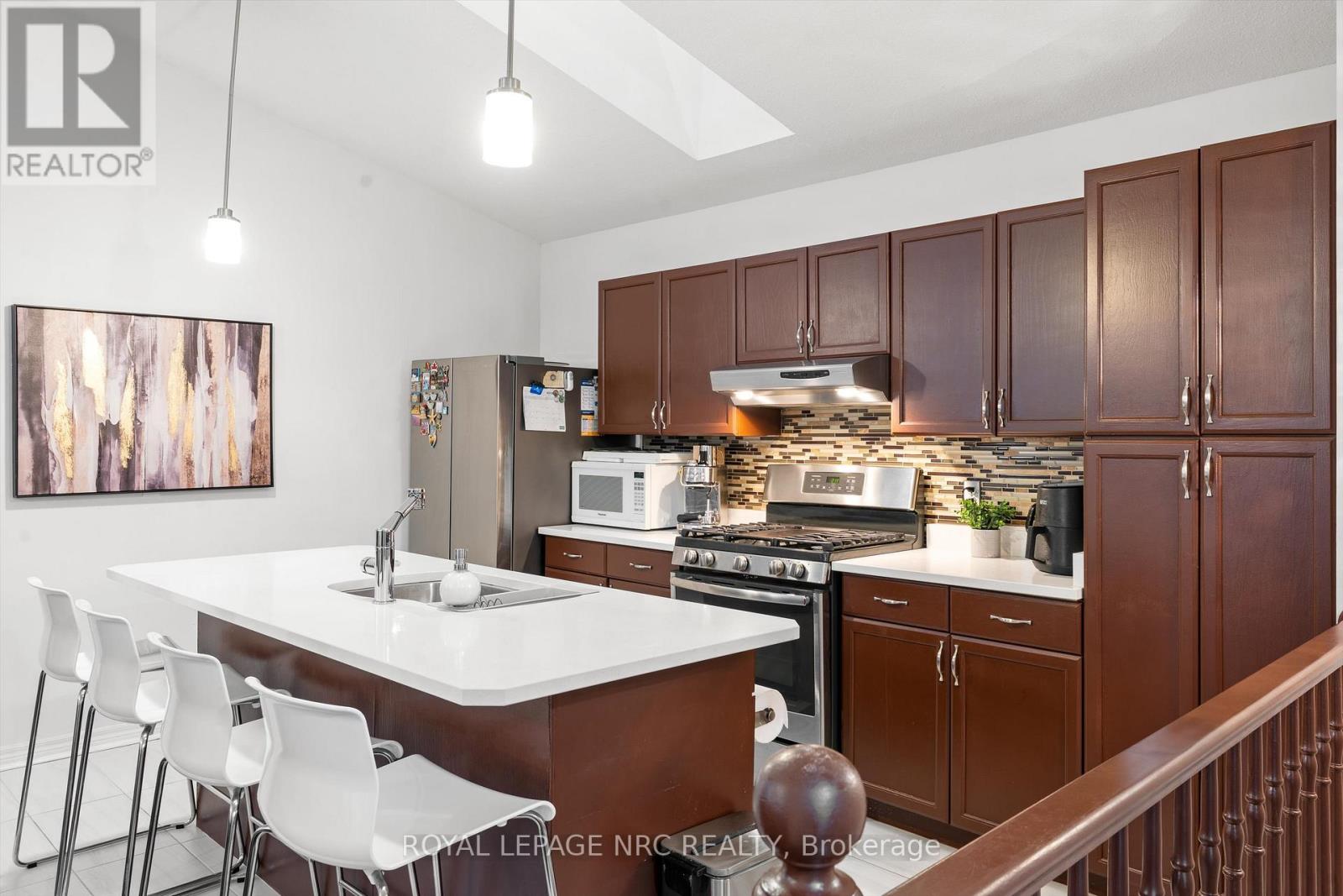 B - 393 Glendale Avenue, St. Catharines, Ontario  L2T 1C5 - Photo 10 - X12944488