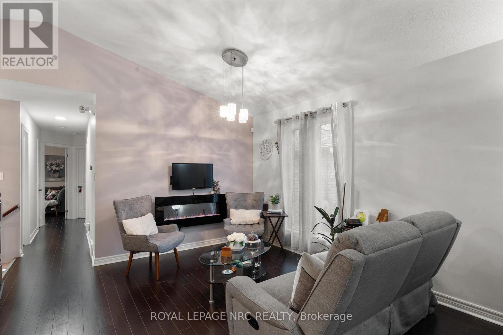 B - 393 Glendale Avenue, St. Catharines, Ontario  L2T 1C5 - Photo 12 - X12944488