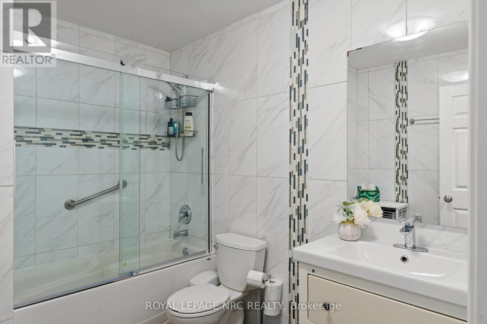 B - 393 Glendale Avenue, St. Catharines, Ontario  L2T 1C5 - Photo 13 - X12944488