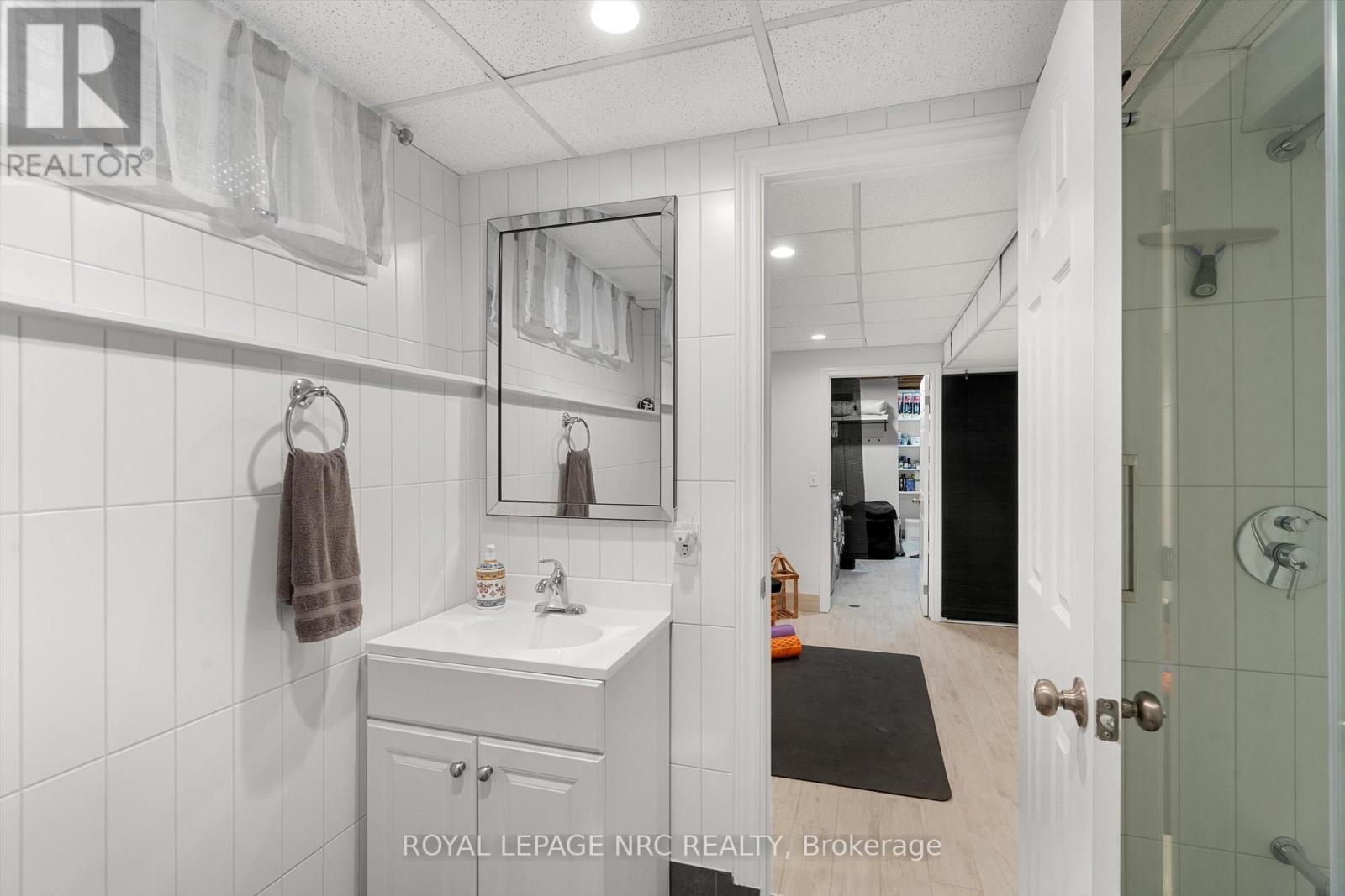 B - 393 Glendale Avenue, St. Catharines, Ontario  L2T 1C5 - Photo 27 - X12944488