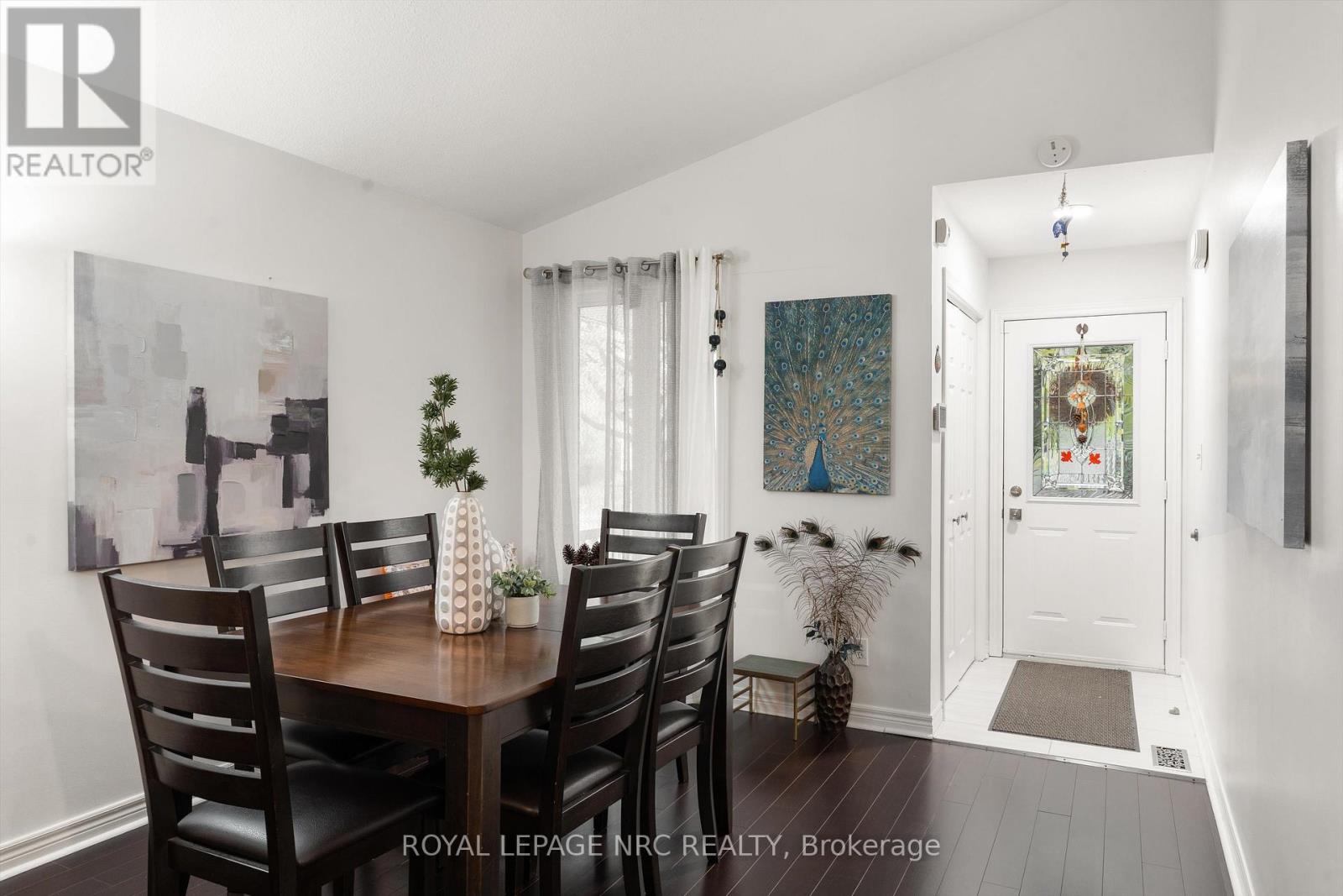 B - 393 Glendale Avenue, St. Catharines, Ontario  L2T 1C5 - Photo 5 - X12944488