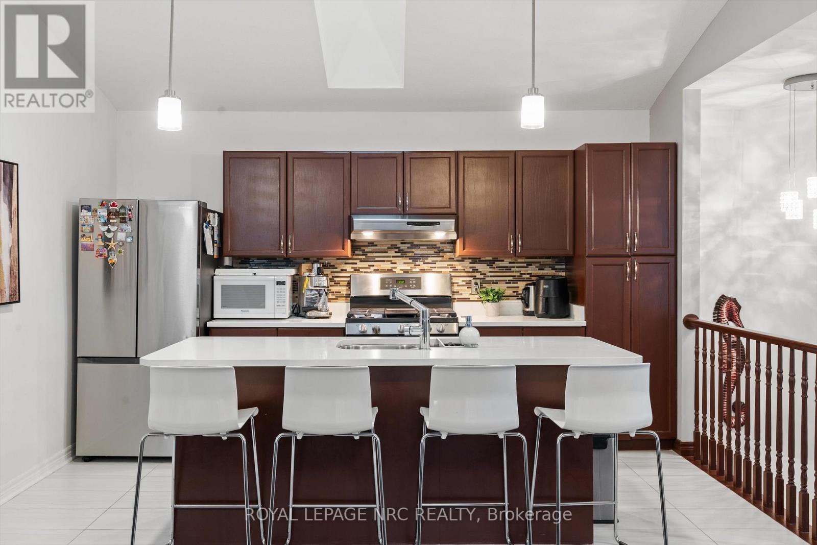 B - 393 Glendale Avenue, St. Catharines, Ontario  L2T 1C5 - Photo 8 - X12944488