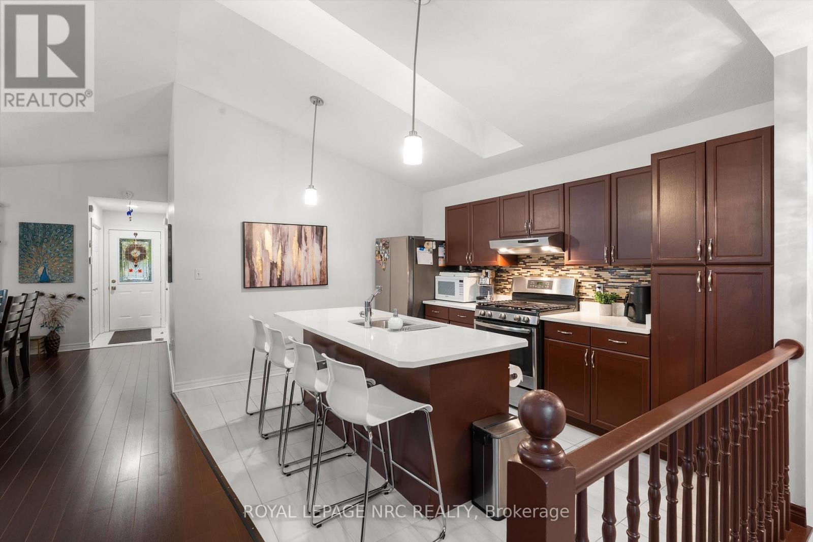 B - 393 Glendale Avenue, St. Catharines, Ontario  L2T 1C5 - Photo 9 - X12944488