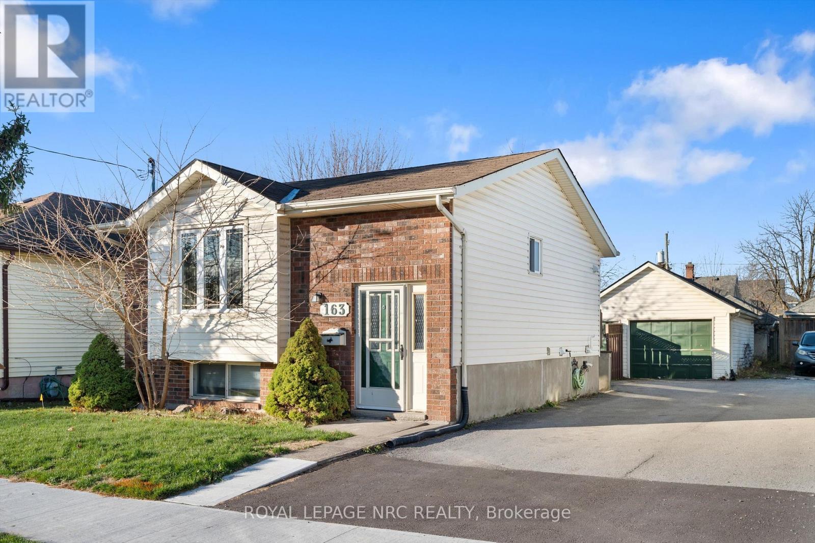 163 Pine Street S, Thorold, Ontario  L2V 3M5 - Photo 1 - X12944578