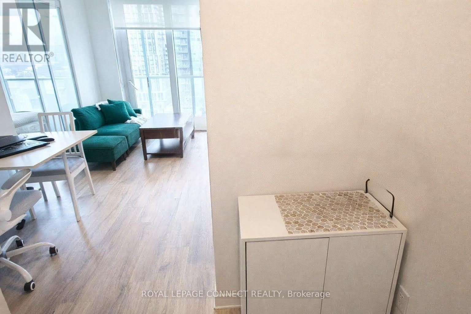 1706 - 100 Dalhousie Street, Toronto, Ontario  M5B 0C7 - Photo 3 - C12688238