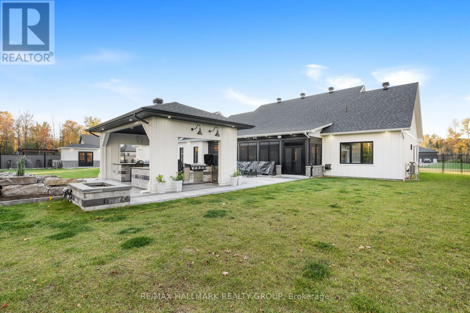 55 De La Seignerie Estates E, Champlain, Ontario  K0B 1K0 - Photo 15 - X12429973