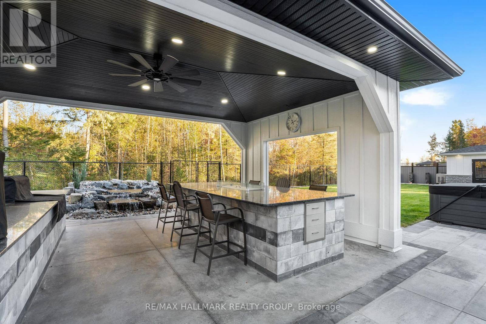 55 De La Seignerie Estates E, Champlain, Ontario  K0B 1K0 - Photo 10 - X12429973