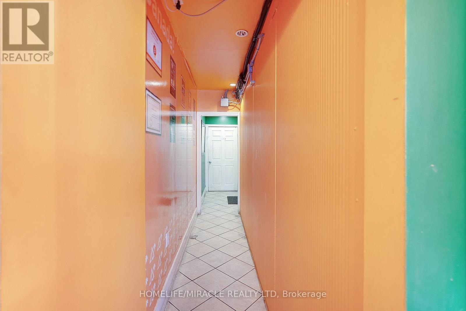 723 Lakeshore Road E, Mississauga, Ontario  L5G 1J7 - Photo 19 - W12777728