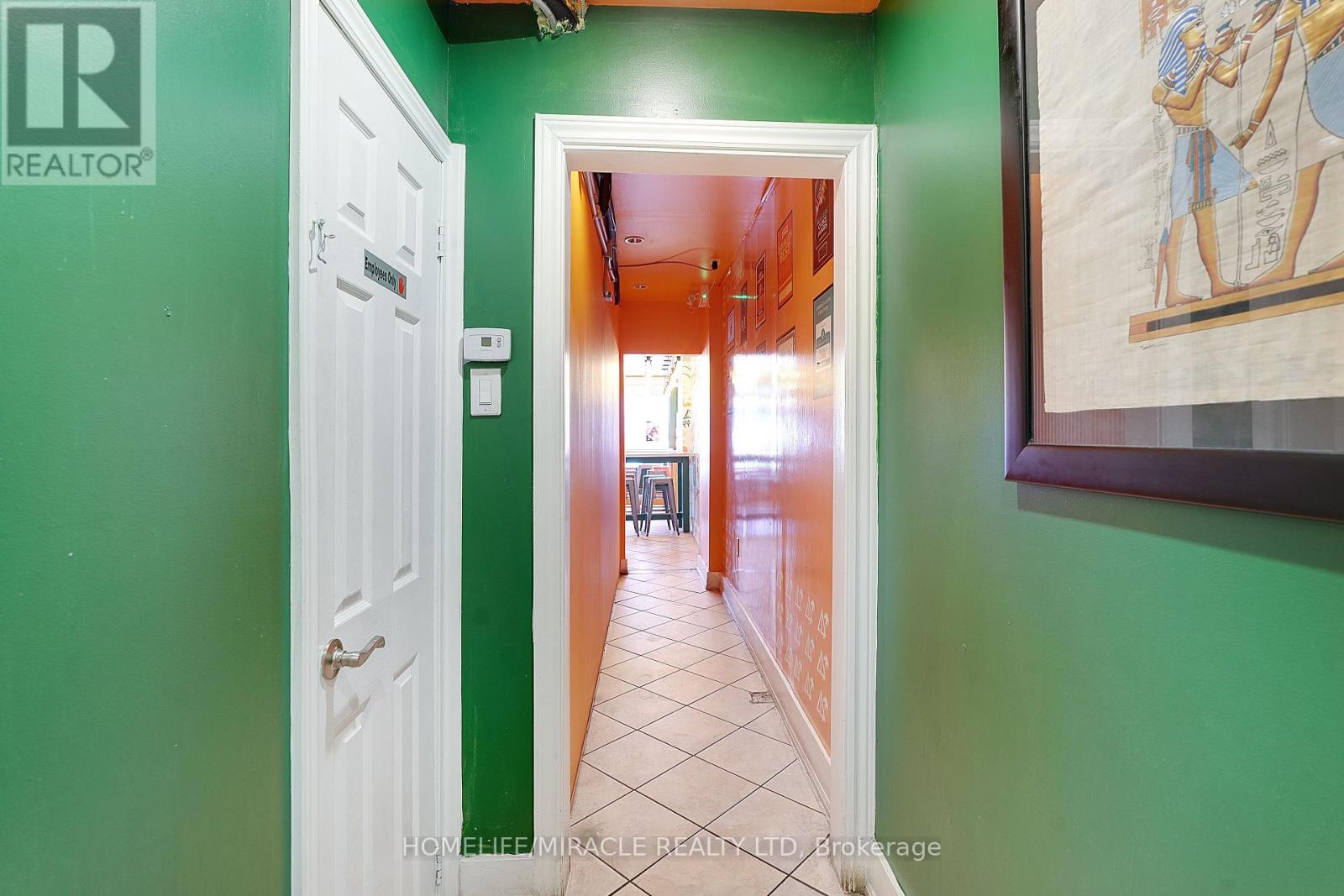 723 Lakeshore Road E, Mississauga, Ontario  L5G 1J7 - Photo 17 - W12777728