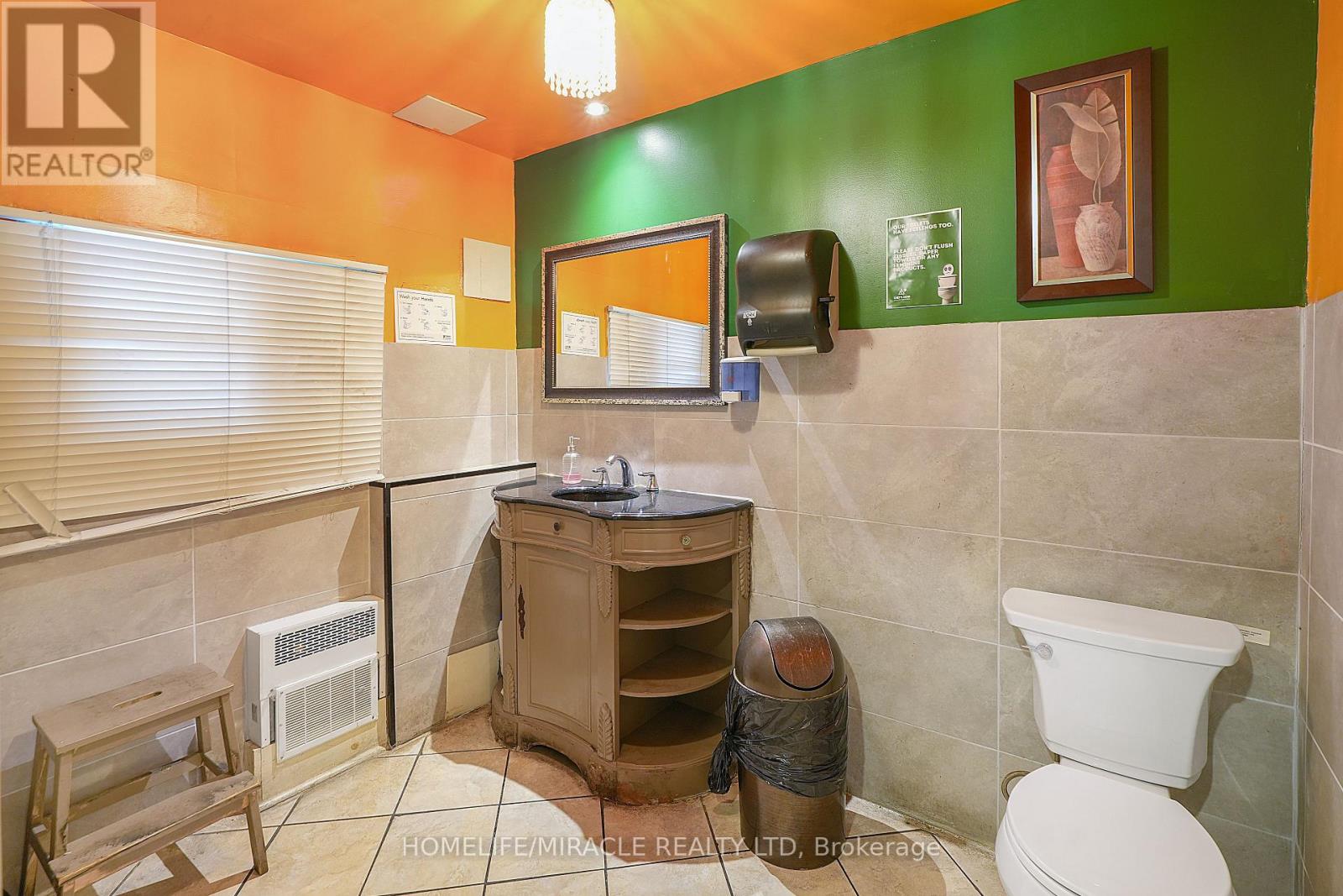 723 Lakeshore Road E, Mississauga, Ontario  L5G 1J7 - Photo 20 - W12777728