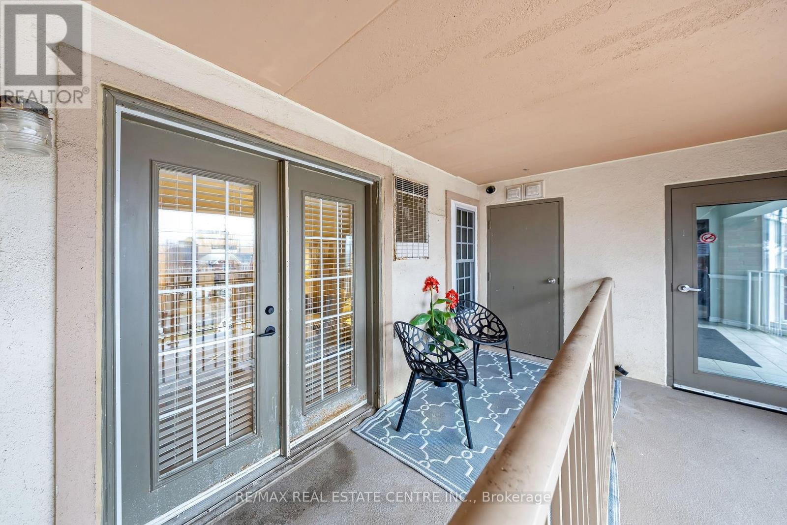 308 - 4025 Kilmer Drive, Burlington, Ontario  L7M 4M5 - Photo 12 - W12875072