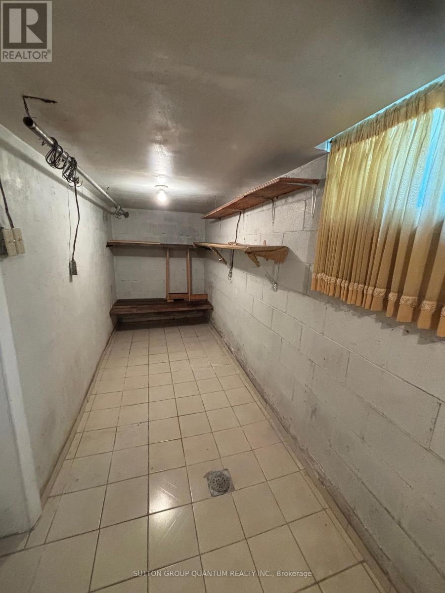 61 Forest Avenue, Mississauga, Ontario  L5G 1L3 - Photo 22 - W12887934