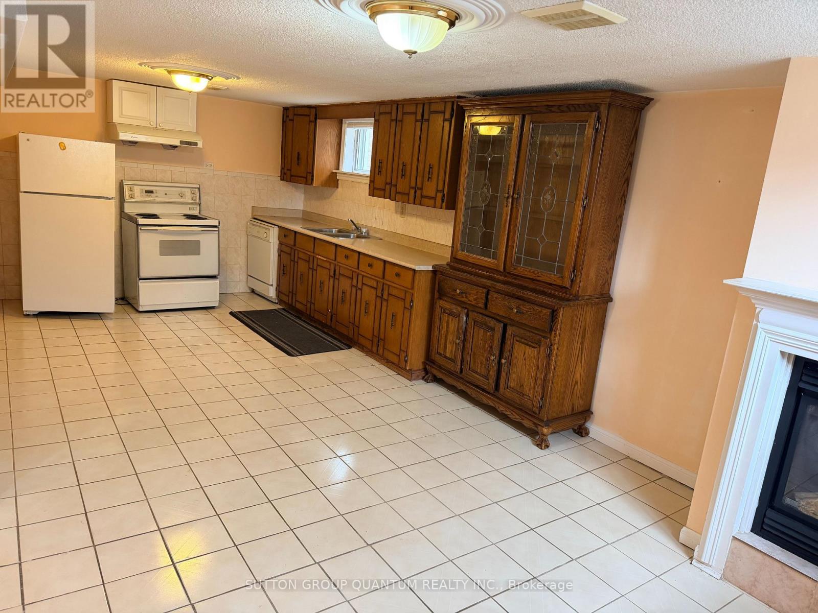 61 Forest Avenue, Mississauga, Ontario  L5G 1L3 - Photo 15 - W12887934