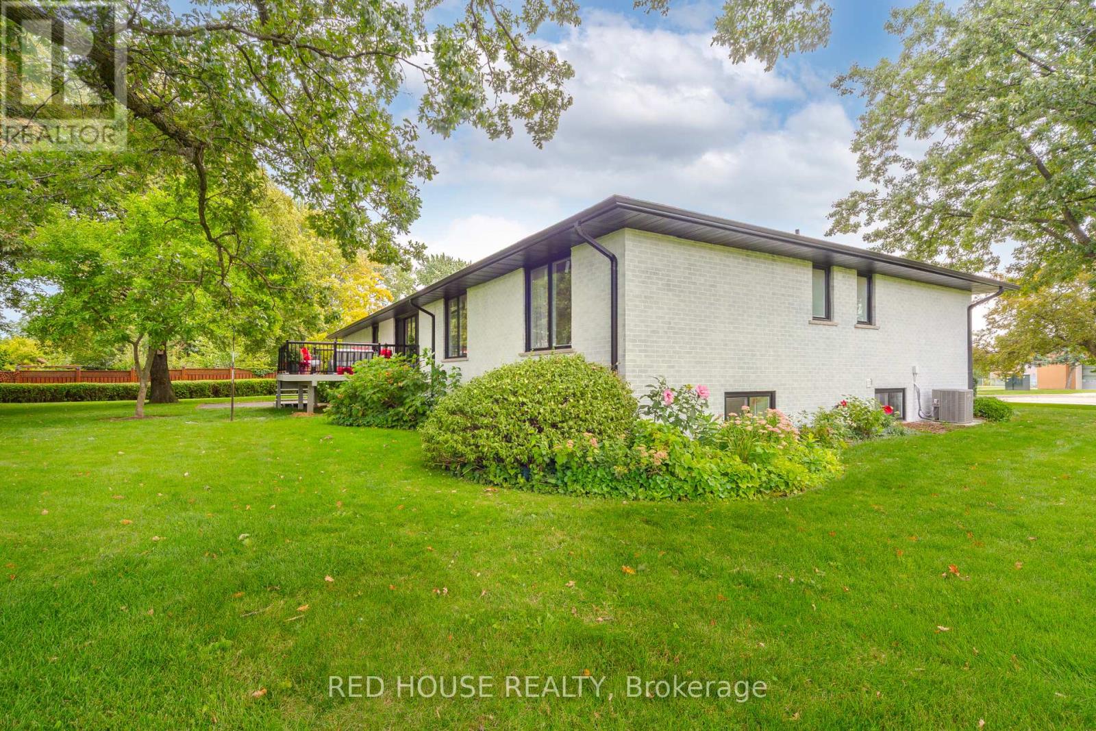 1253 Melton Drive, Mississauga, Ontario  L4Y 1L6 - Photo 45 - W12915064